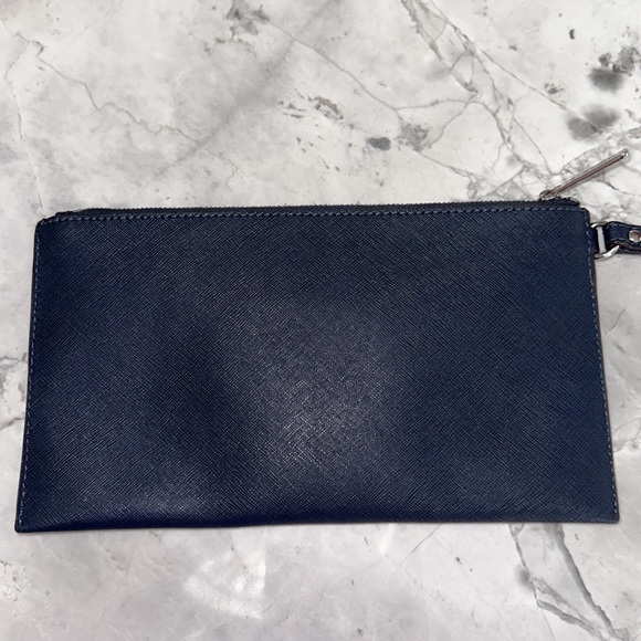 Michael Kors clutch - Picture 3 of 10